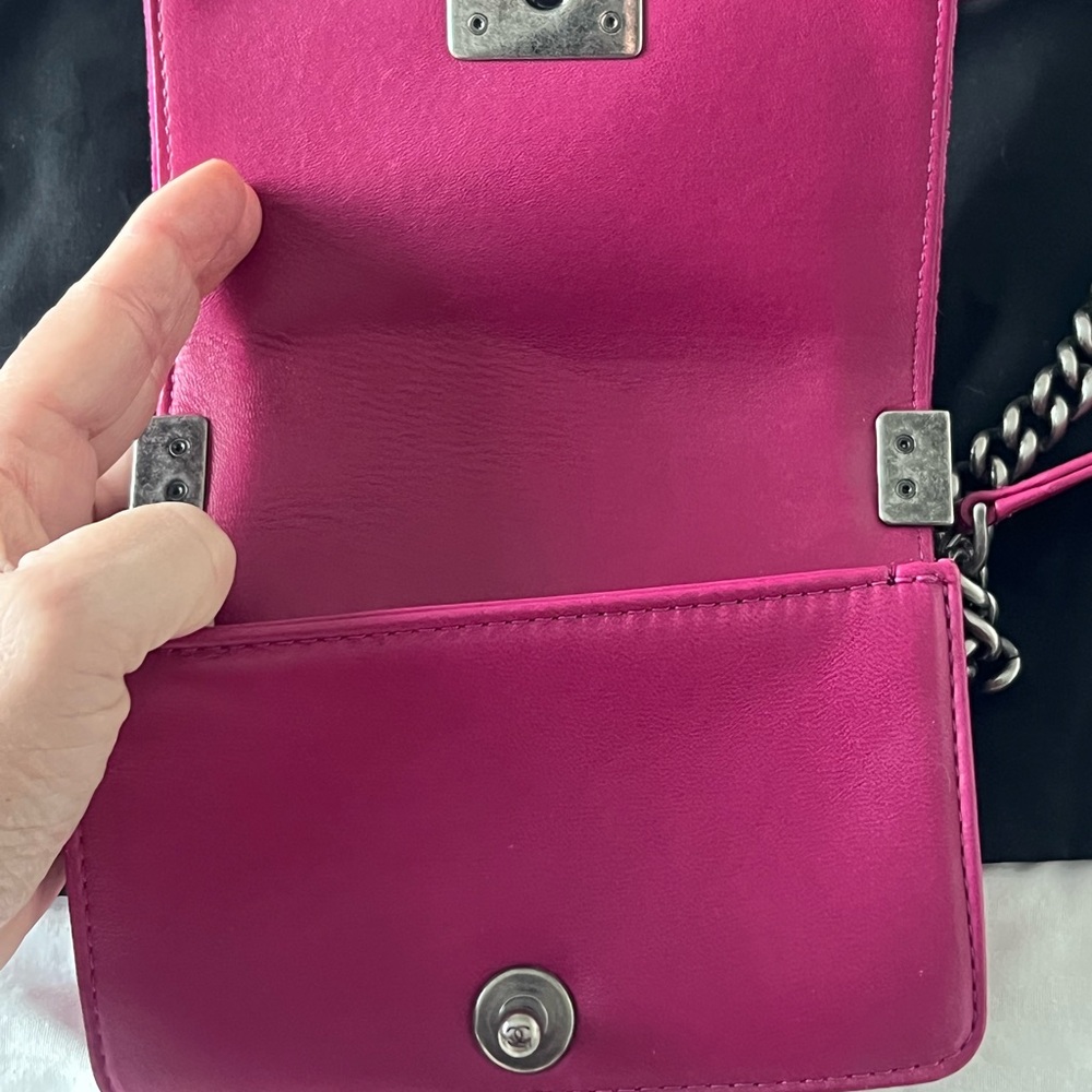 CHANEL Velvet Boy Bag - Picture 11 of 16